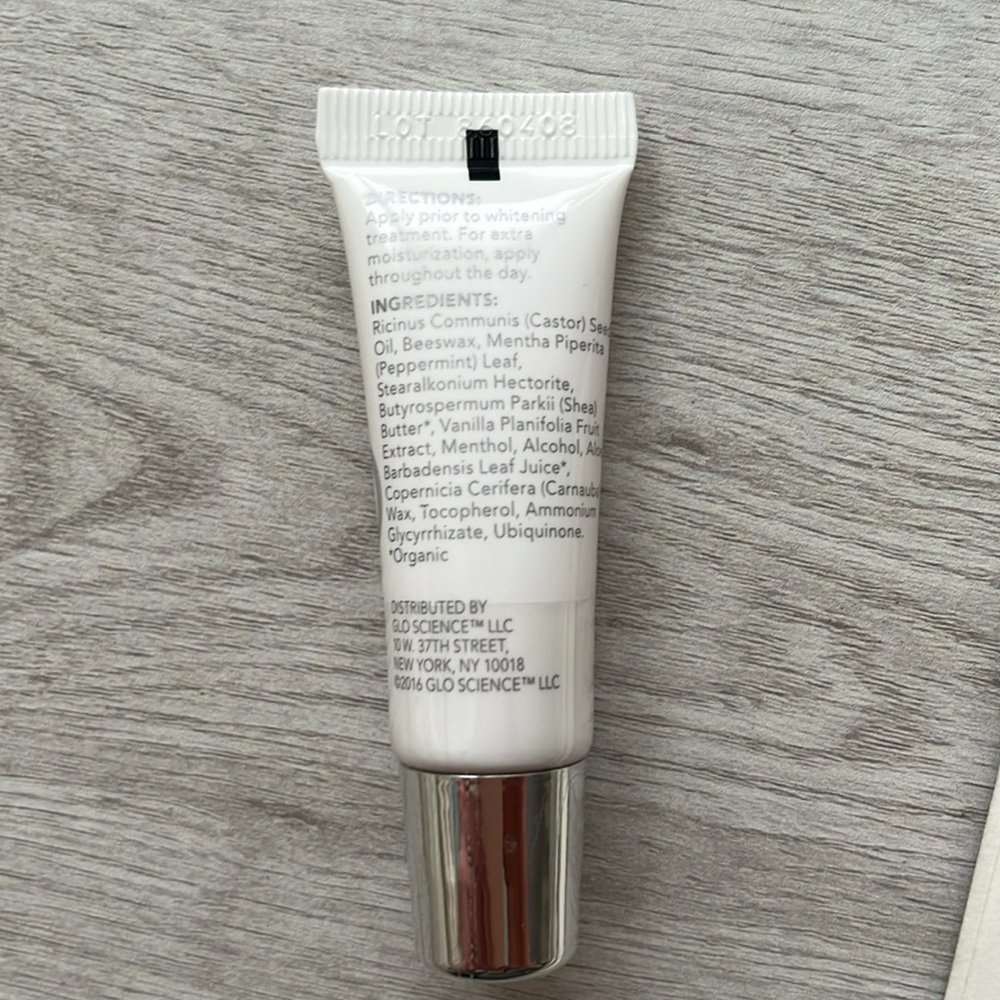 GLO SCIENCE NEW LIP GLOSS VITAMIN E SHEA ALOE VANILLA NOURISHING HYDRATING BALM - Picture 2 of 4